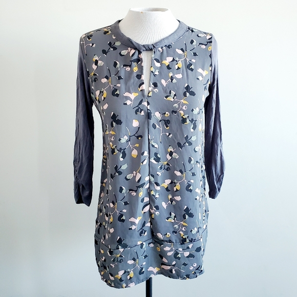 💸CAMBER & GRACE floral keyhole top - Picture 1 of 7